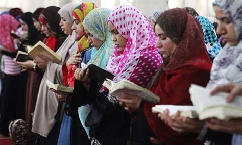 مسلمات يطالبن بتحسين أماكن صلاة النساء في مساجد بريطانيا