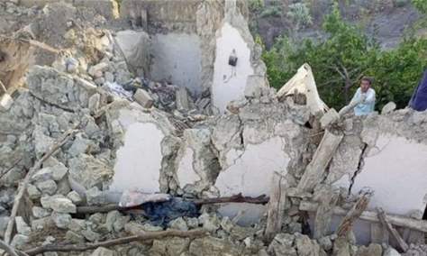 مئات القتلى والمصابين في زلزال قوي هز افغانستان