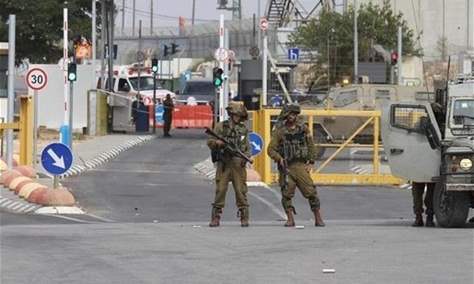 جريح فسلطيني خلال مواجهات مع العدو الاسرائيلي في مخيم الدهيشة بالضفة المحتلة