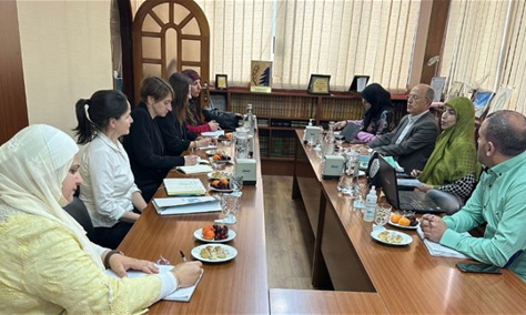 وفد من السفارة الفرنسية يلتقي مسؤولين من جمعية المبرات الخيرية