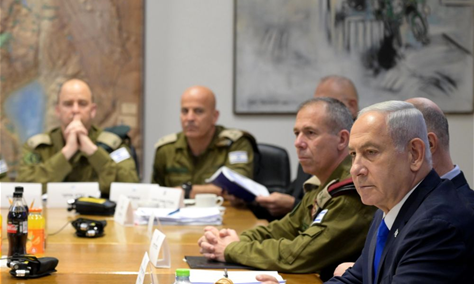 الكيان الصهيوني | وزراء يهددون بالاستقالة والجيش يرمي كرة العملية البرية في ملعب نتنياهو